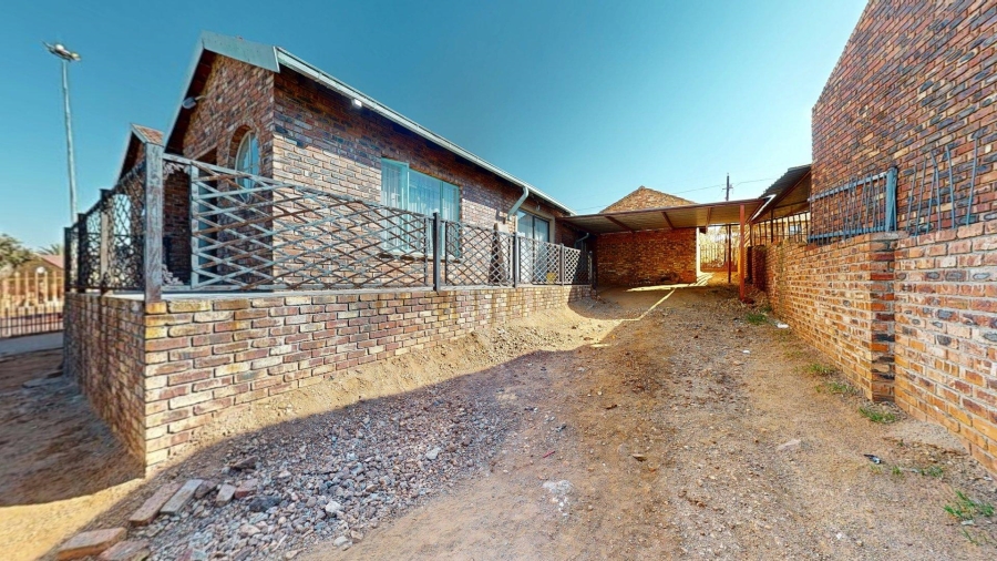 3 Bedroom Property for Sale in Ikageng North West